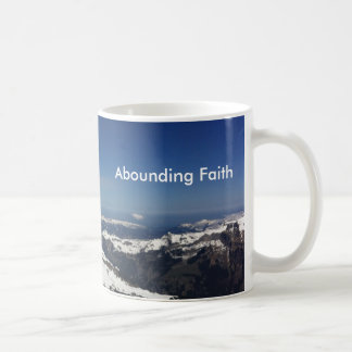Café Montaña de abundancia de la taza de la fe