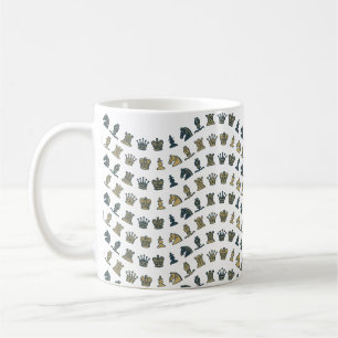 Café Pedazos de ajedrez en taza de las ondas