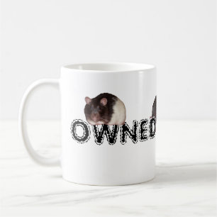 Café poseído por la taza de las ratas