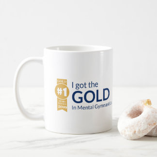 Café Premio del oro en taza divertida de la gimnasia
