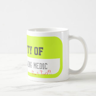 Café PROPIEDAD de UNA taza TRABAJADORA del amarillo del