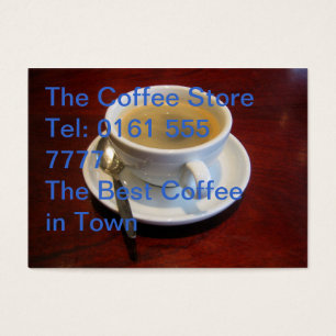 Café sobre mesa de madera