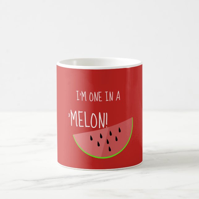 Café Soy uno en una taza linda de la sandía del melón (Centro)