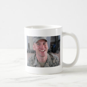 Café Taza adornada del héroe de la guerra