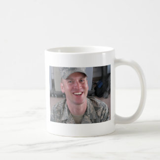Café Taza adornada del héroe de la guerra