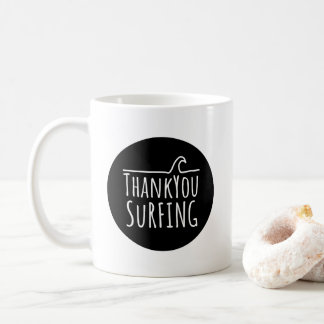 Café Taza apilada de la onda