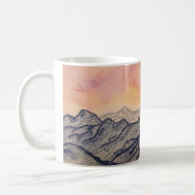 Taza azul de la salida del sol de la montaña