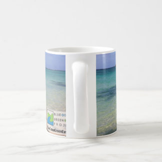 Café Taza azul de Lanikai de la tierra verde del océano