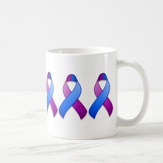 Café Taza azul y púrpura de la cinta de la conciencia (Derecha)