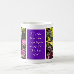 Café Taza brillante de las bendiciones de la mariposa -