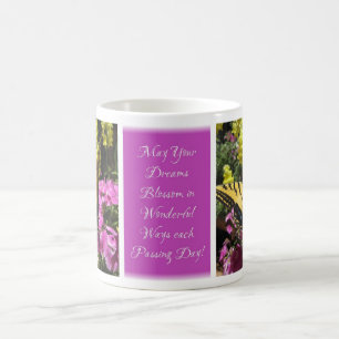 Café Taza brillante de las bendiciones de la mariposa -