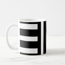 Taza clásica abstracta de rayas en blanco y negro