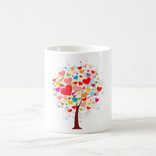 Café Taza con árbol de hojas en forma de corazón