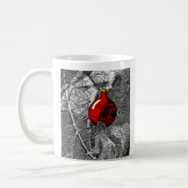 Café Taza con ardilla en árbol de Navidad