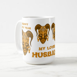 Café Taza con arte de máscara tradicional