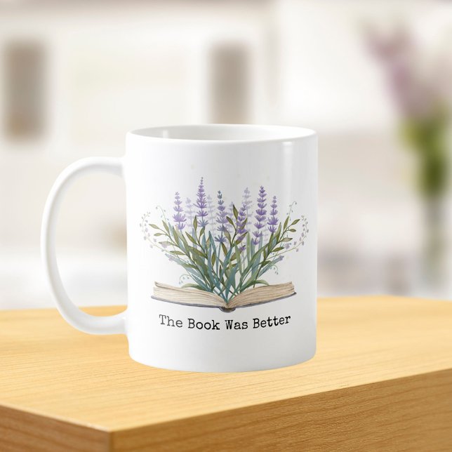 Café Taza con cita de lectura de flores de lavanda que  (In situ Kitchen table)