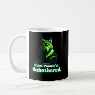 Café Taza con cita minimalista de lobo silencioso y pod