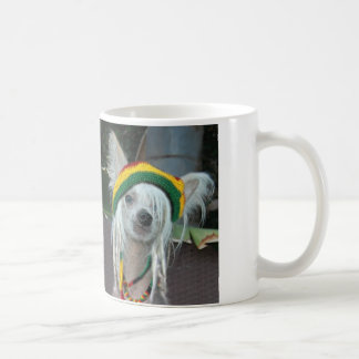 Café Taza con cresta china del perro de Rasta