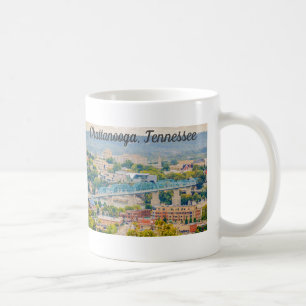 Café Taza con el horizonte de Chattanooga, Tennessee
