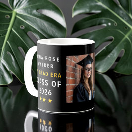 Café Taza con foto de graduación de la promoción de 202