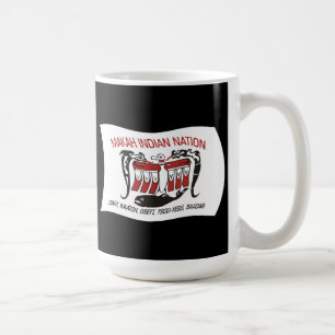 Café Taza con la bandera de la tribu Makah