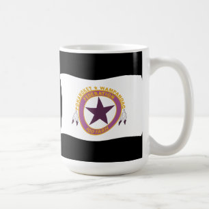 Café Taza con la bandera de la tribu Wampanoag