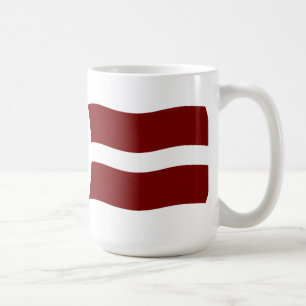 Café Taza con la bandera de Letonia