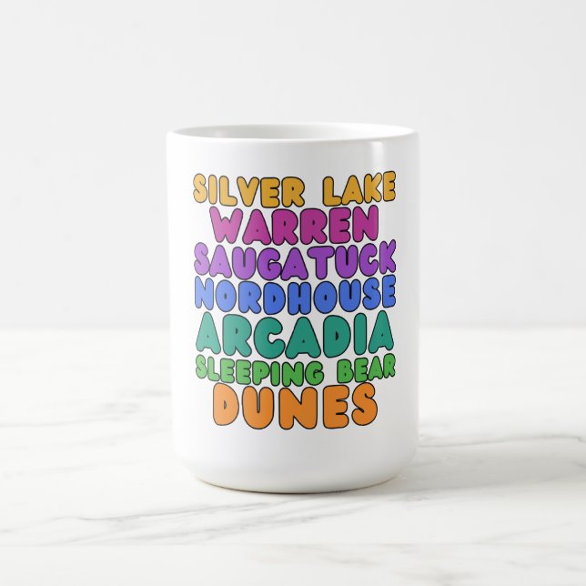 Café Taza con letra burbuja arcoíris de las dunas de ar (Centro)