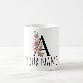 Café Taza con letra de monograma de flor de nacimiento 