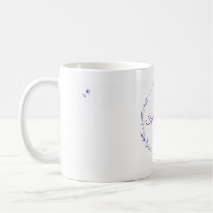 Café Taza con monograma de corona floral de lavanda con