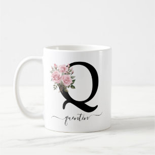 Café Taza con monograma inicial Q de flores rosas rosad
