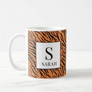 Café Taza con nombre inicial personalizado de rayas de