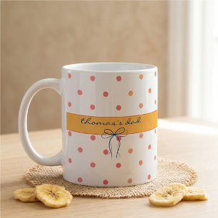 Café Taza con nombre personalizado y patrón de puntos d