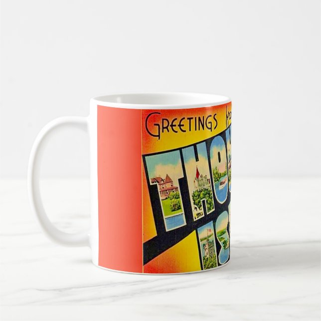 Café Taza con postal retro de Thousand Islands NY (Izquierda)