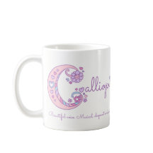 Taza conocida del monograma de la flor C del