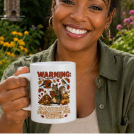 Café Taza de advertencia de ardilla preparándose para e