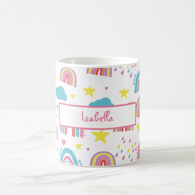 Café Taza de arcoíris personalizada para niñas con nomb (Centro)