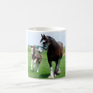 Café Taza de Clydesdale y de la potra