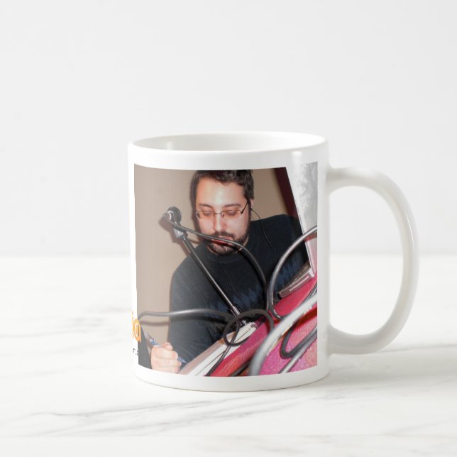 Café Taza de Dustin (Derecha)