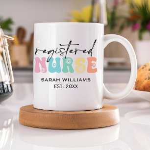 Café Taza de enfermera registrada con flores personaliz
