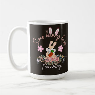 Café Taza de enseñanza adorable que ama algún conejito