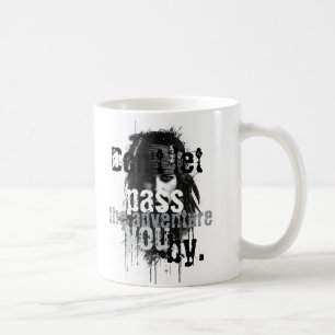 Café Taza de grafiti para una aventura de arte callejer