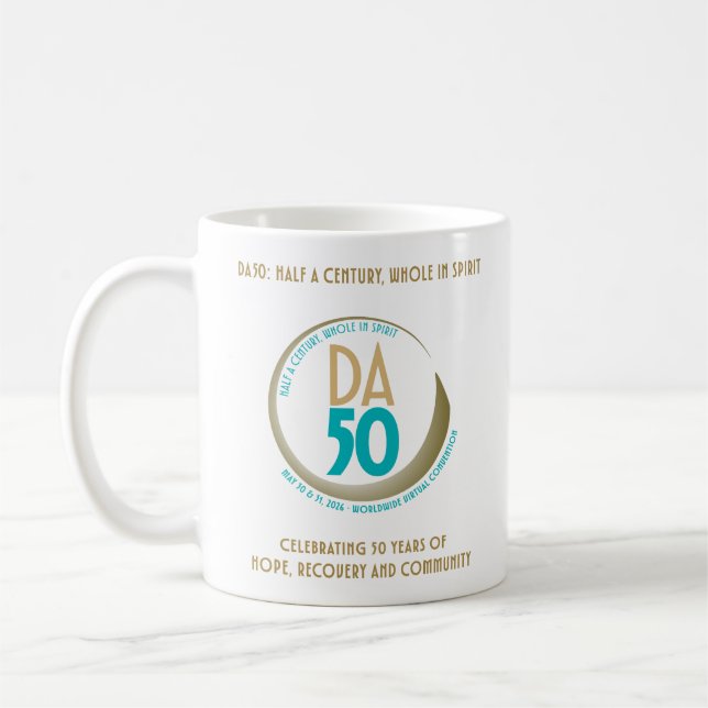 Café Taza de la Convención Virtual Mundial DA50 en dora (Izquierda)