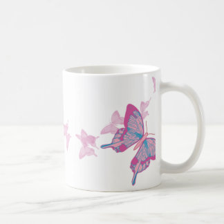 Café Taza de la mariposa del rosa del azul de cielo