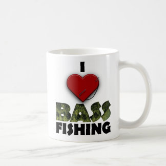 Café Taza de la pesca de la lubina