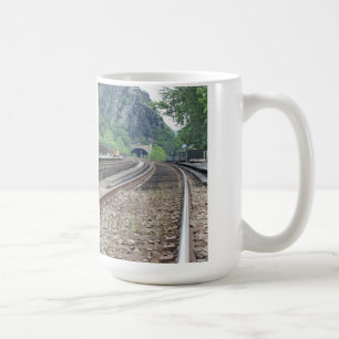 Café Taza de las pistas de ferrocarril del