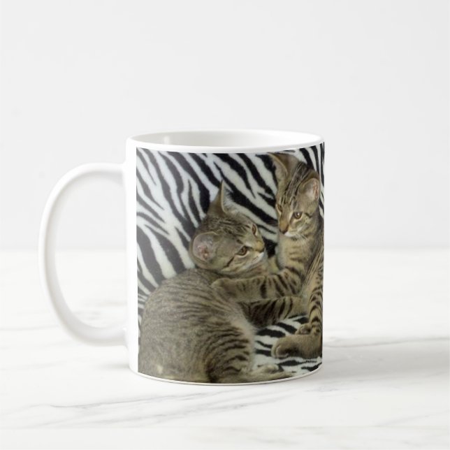 Café Taza de los gatitos del rescate (Izquierda)