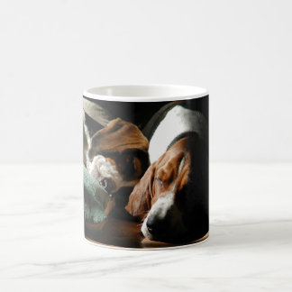 Café taza de los perros de afloramiento el dormir