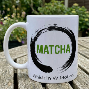 Café Taza de Matcha Enso con Batidor en Movimiento W