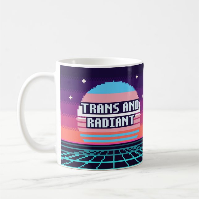Café Taza de píxeles de orgullo trans y radiante (Izquierda)